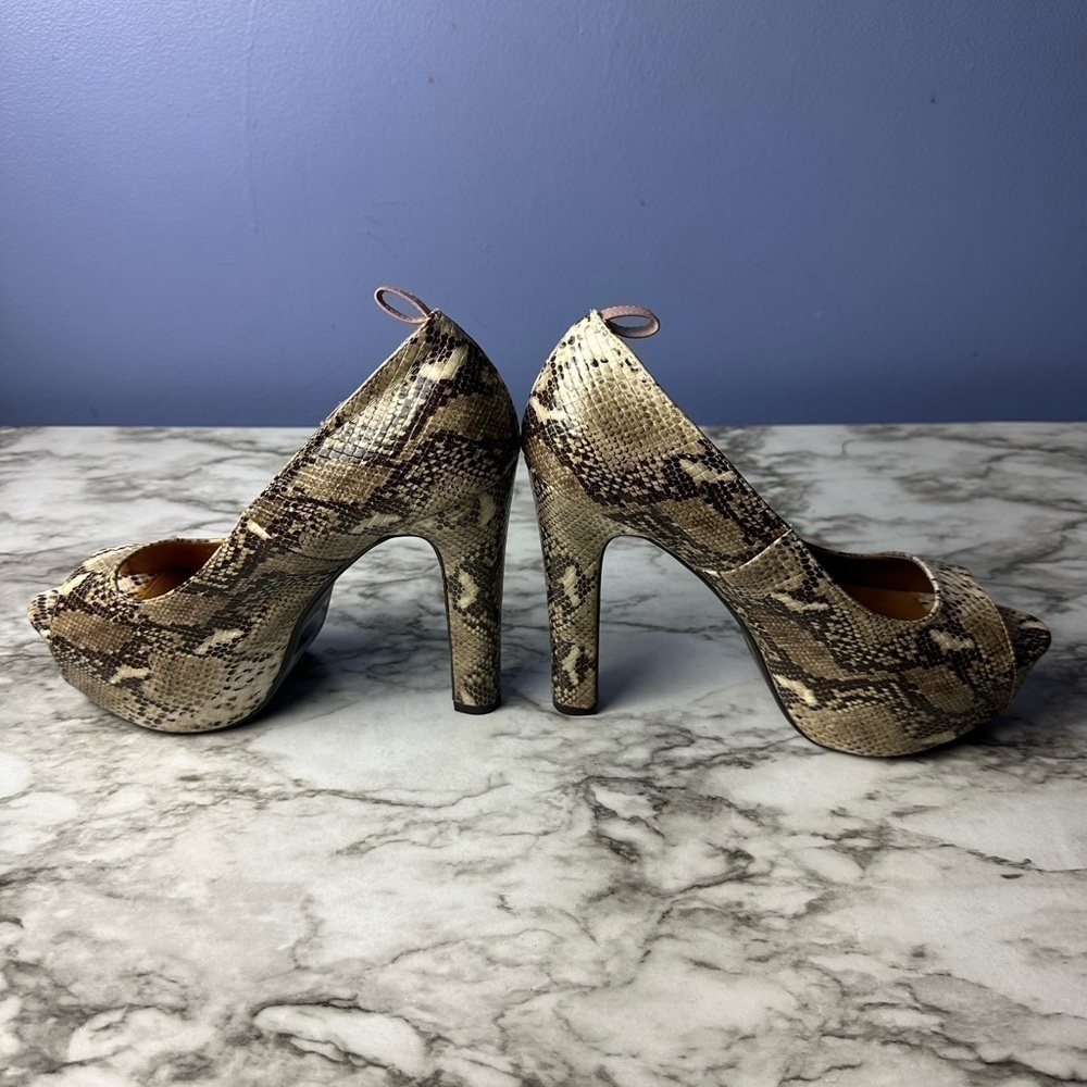 Charlotte Russe Snakeskin Open toe Pumps. Women’s Size 10 - Picture 4 of 10
